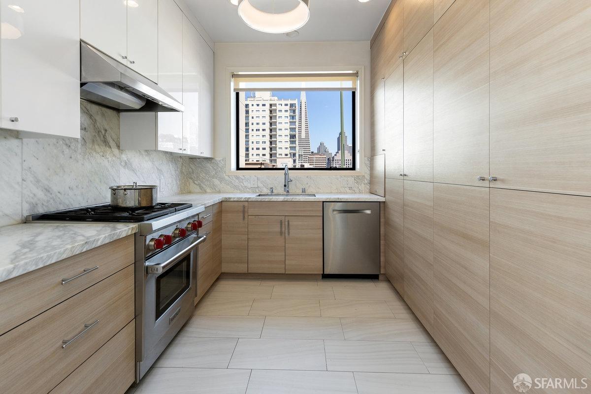 Detail Gallery Image 10 of 35 For 1022 Powell St #1,  San Francisco,  CA 94108 - 2 Beds | 1/1 Baths