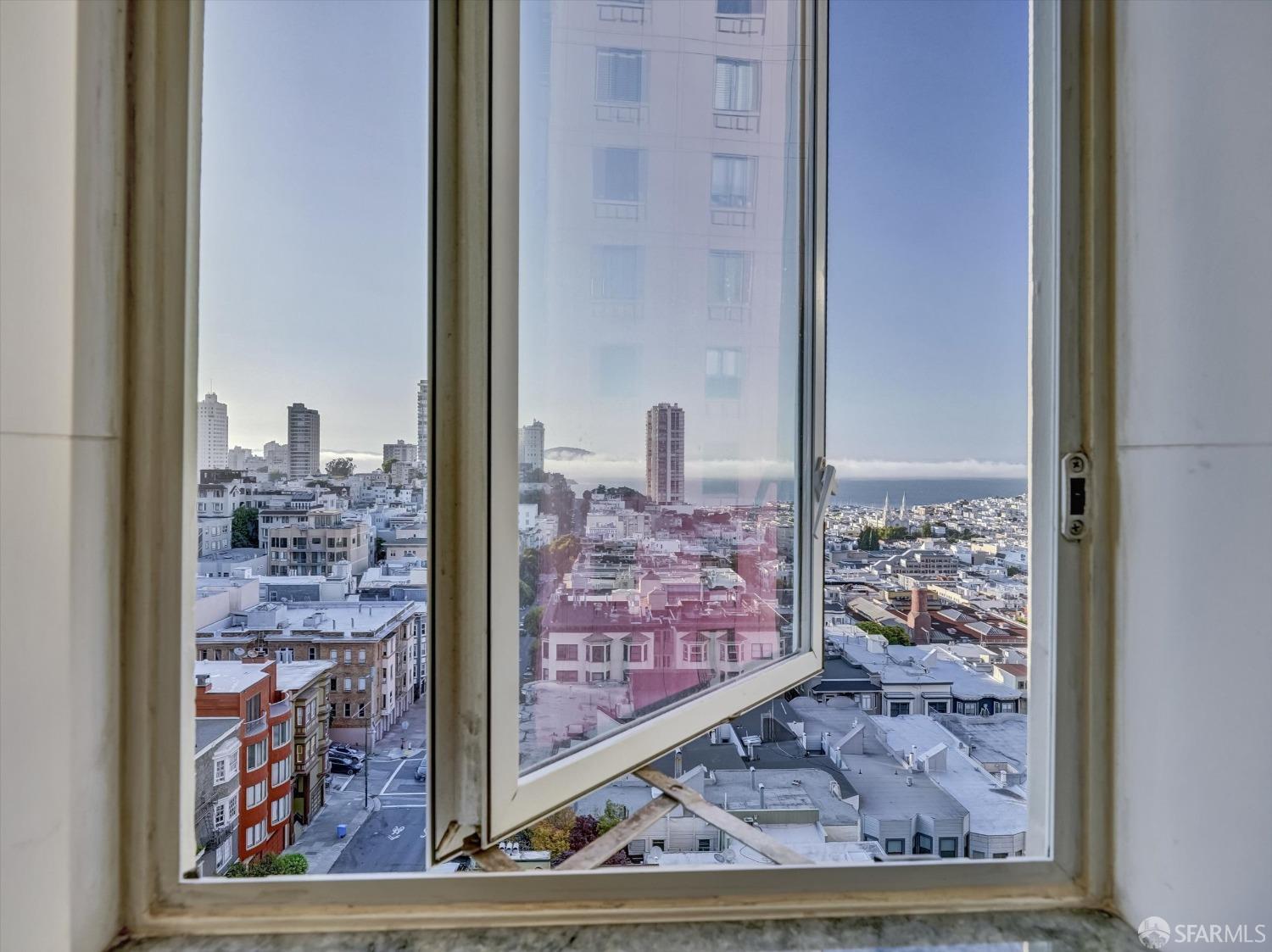 Detail Gallery Image 31 of 78 For 1190 Sacramento St #10,  San Francisco,  CA 94108 - 2 Beds | 2 Baths