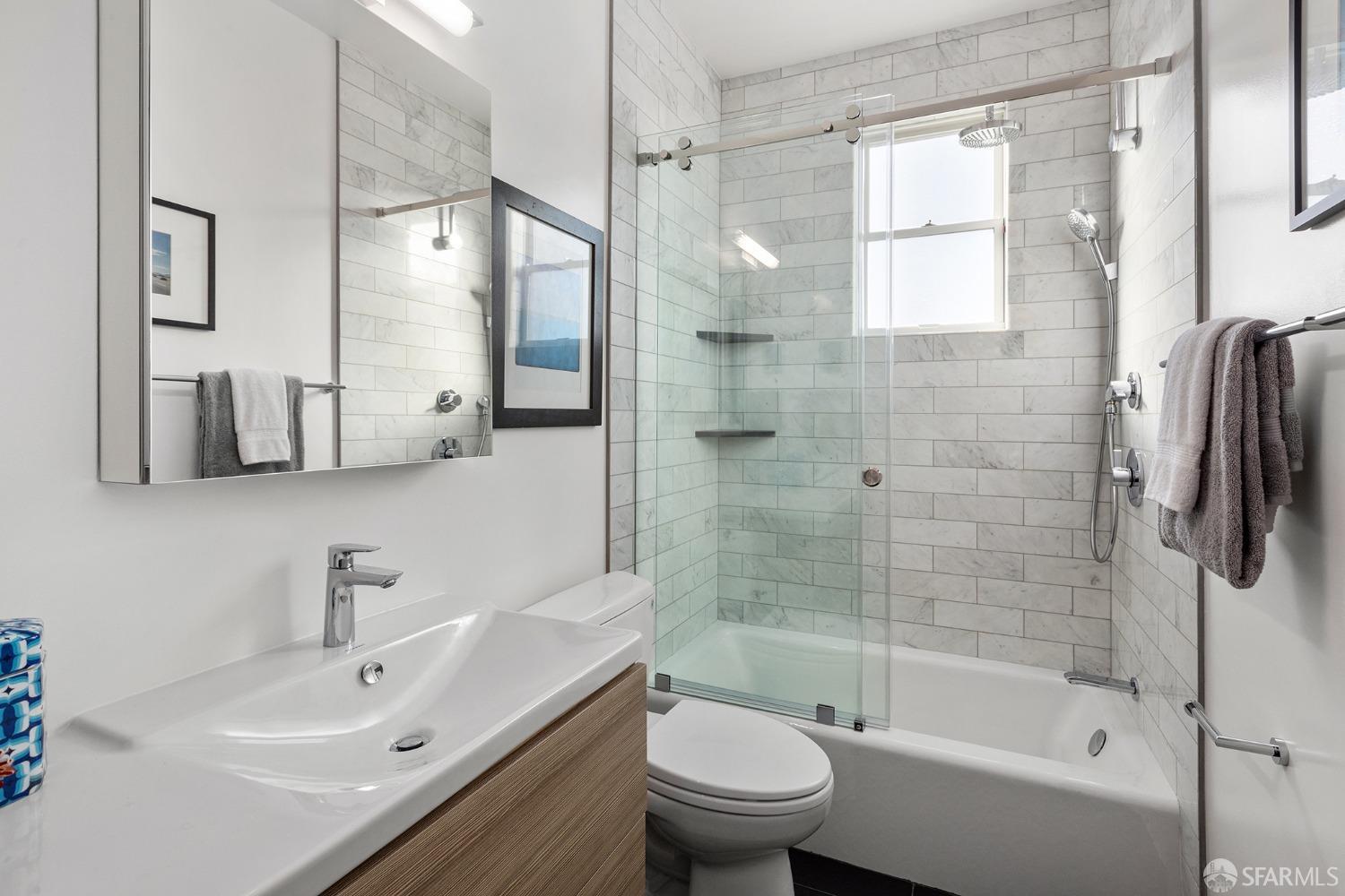 Detail Gallery Image 15 of 21 For 3301 Cesar Chavez St #3301,  San Francisco,  CA 94110 - 2 Beds | 2 Baths