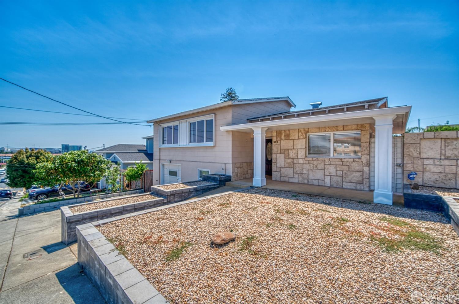 Detail Gallery Image 2 of 31 For 323 Millwood Dr, Millbrae,  CA 94030 - 3 Beds | 3 Baths