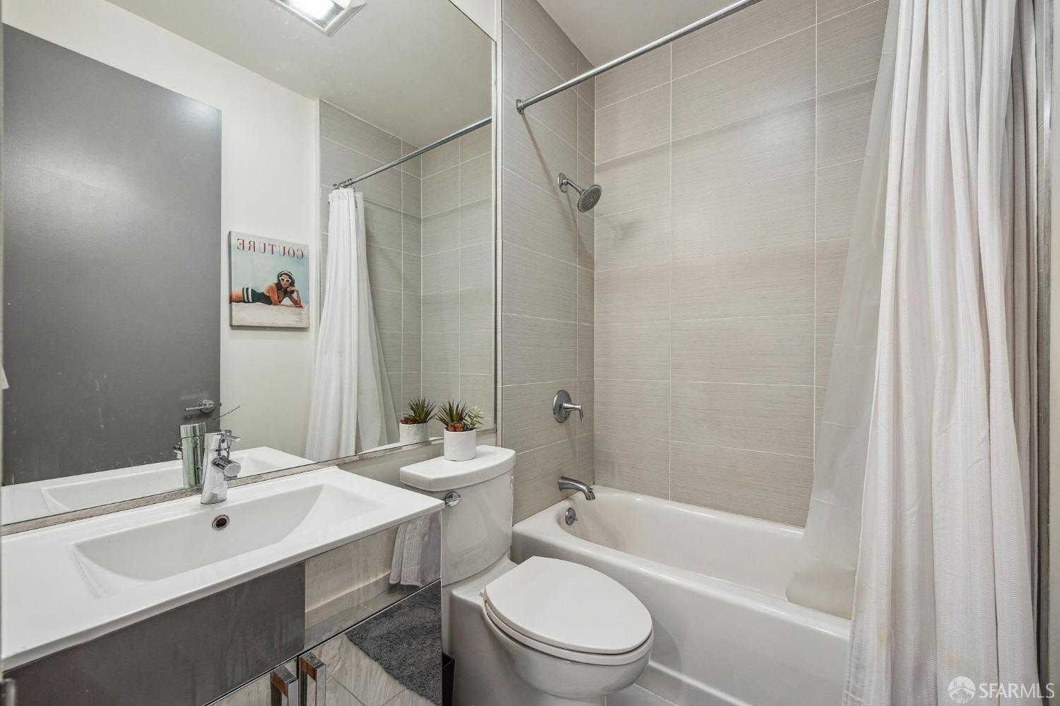 Detail Gallery Image 10 of 16 For 1510 Jackson St #2,  San Francisco,  CA 94109 - 2 Beds | 1 Baths