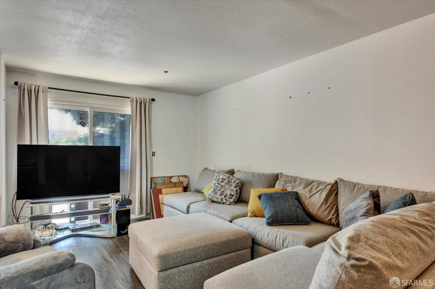 Detail Gallery Image 9 of 22 For 1020 San Gabriel Cir #447,  Daly City,  CA 94014 - 2 Beds | 2 Baths