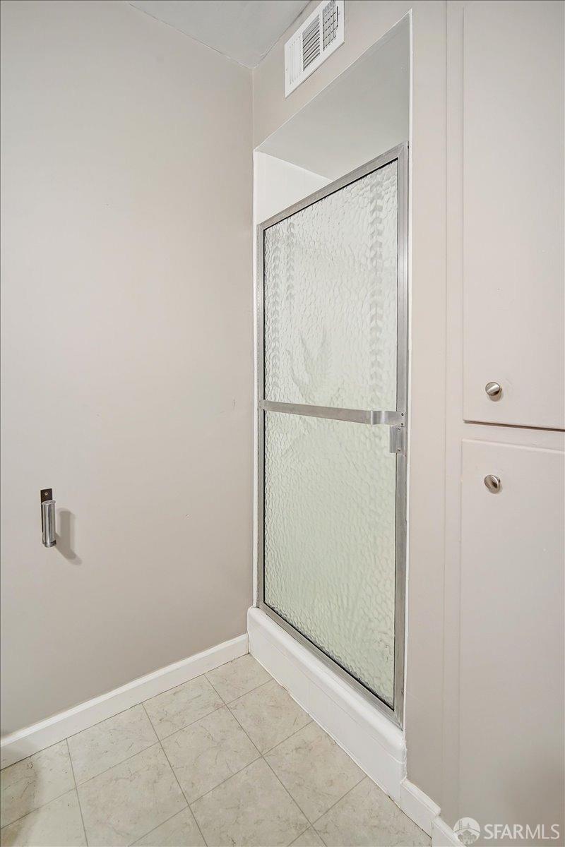 Detail Gallery Image 11 of 22 For 1425 Lakeside Dr #109,  Oakland,  CA 94612 - 2 Beds | 2 Baths