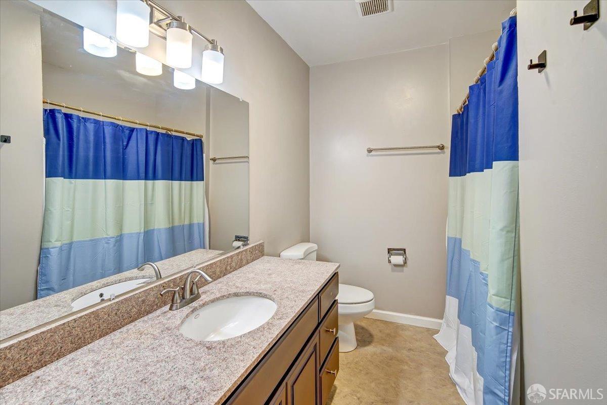 Detail Gallery Image 15 of 22 For 1425 Lakeside Dr #109,  Oakland,  CA 94612 - 2 Beds | 2 Baths