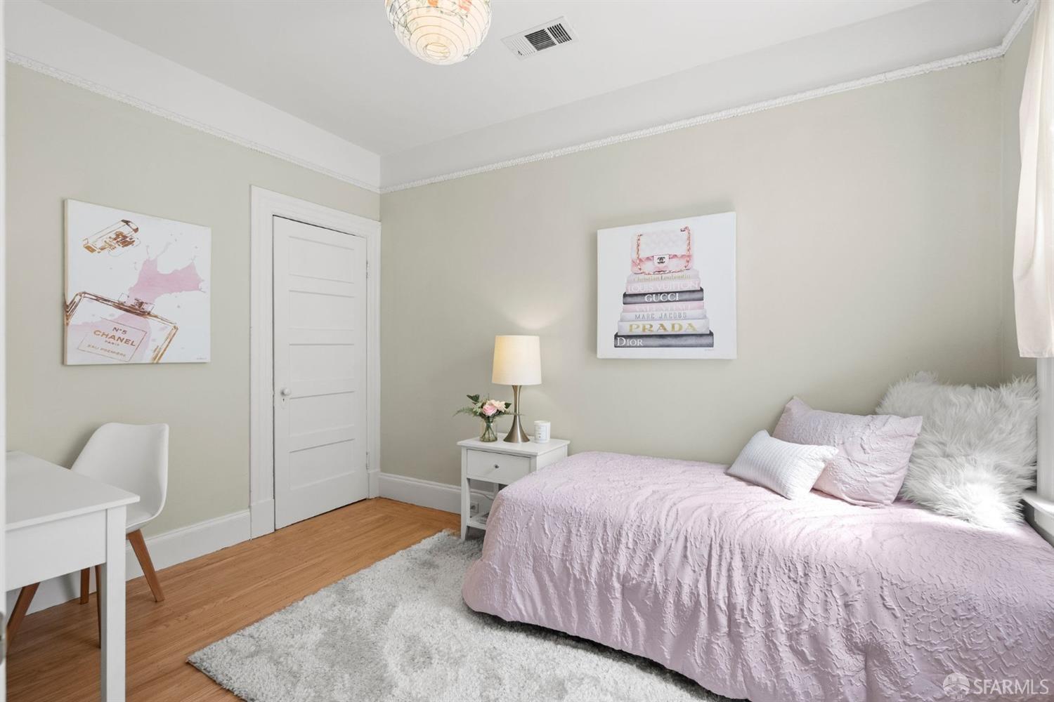 Detail Gallery Image 17 of 43 For 1086 Capp St, San Francisco,  CA 94110 - 3 Beds | 1/1 Baths