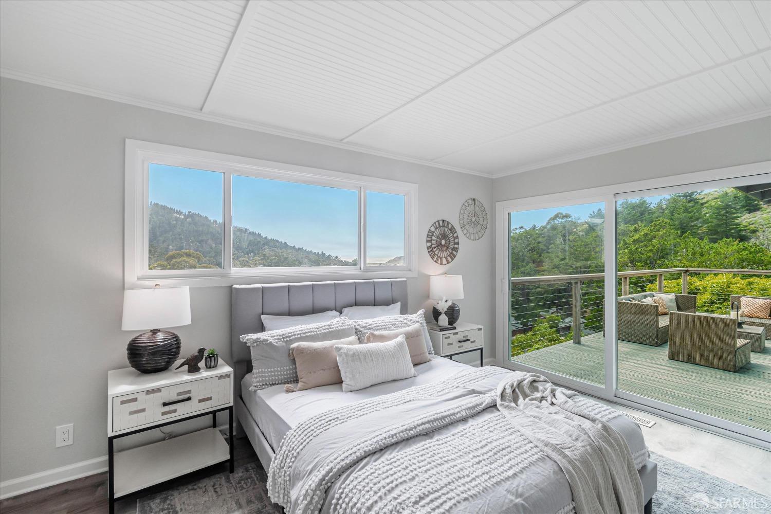 Detail Gallery Image 13 of 32 For 143 Dardenelle Ave, Pacifica,  CA 94044 - 4 Beds | 2 Baths