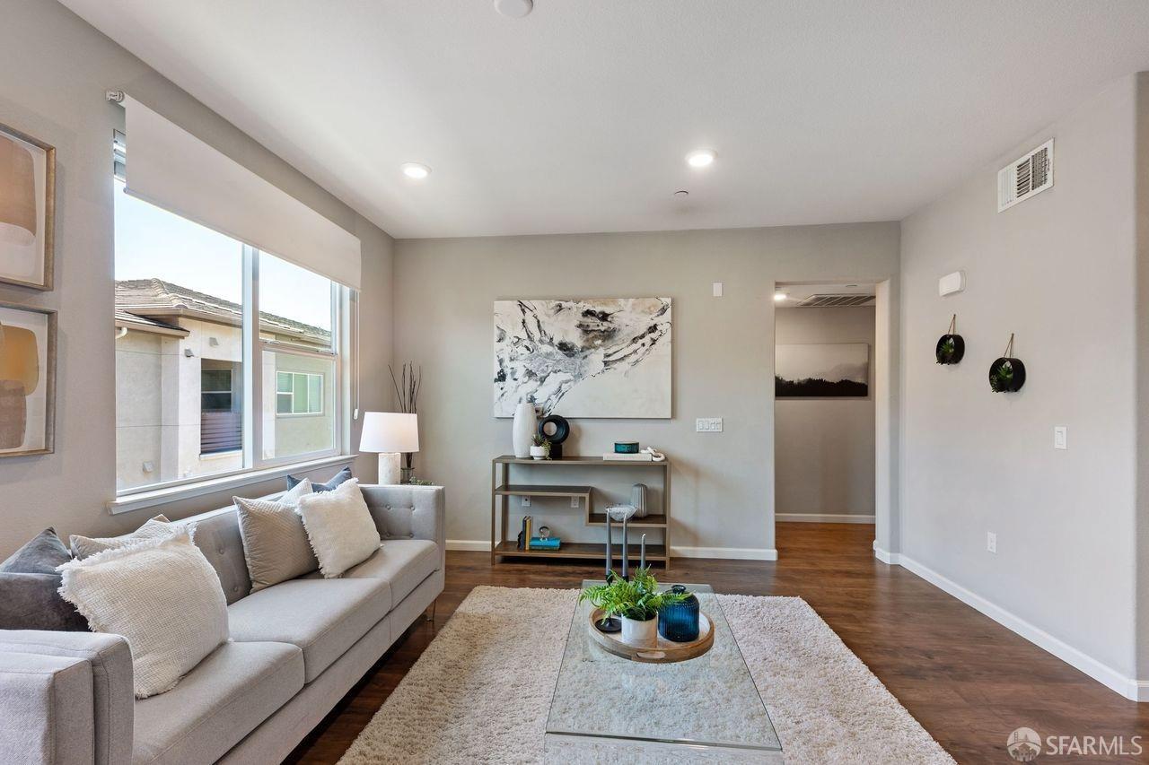 Detail Gallery Image 14 of 53 For 1130 Karby Ter #304,  Sunnyvale,  CA 94089 - 2 Beds | 2 Baths