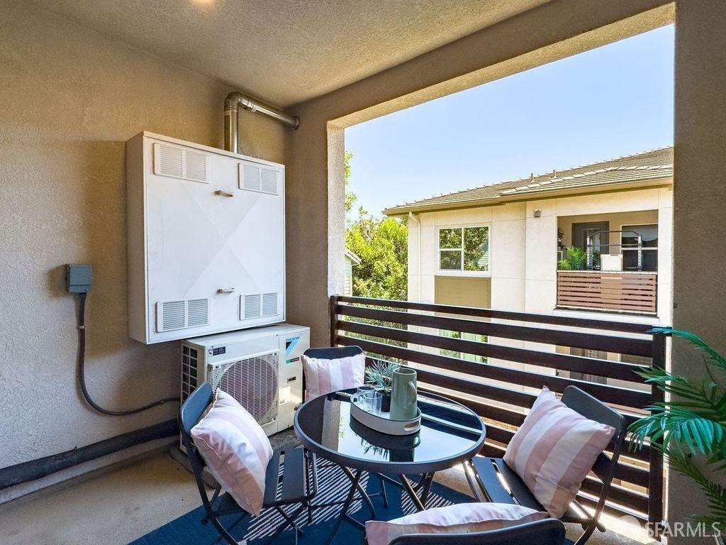 Detail Gallery Image 33 of 53 For 1130 Karby Ter #304,  Sunnyvale,  CA 94089 - 2 Beds | 2 Baths