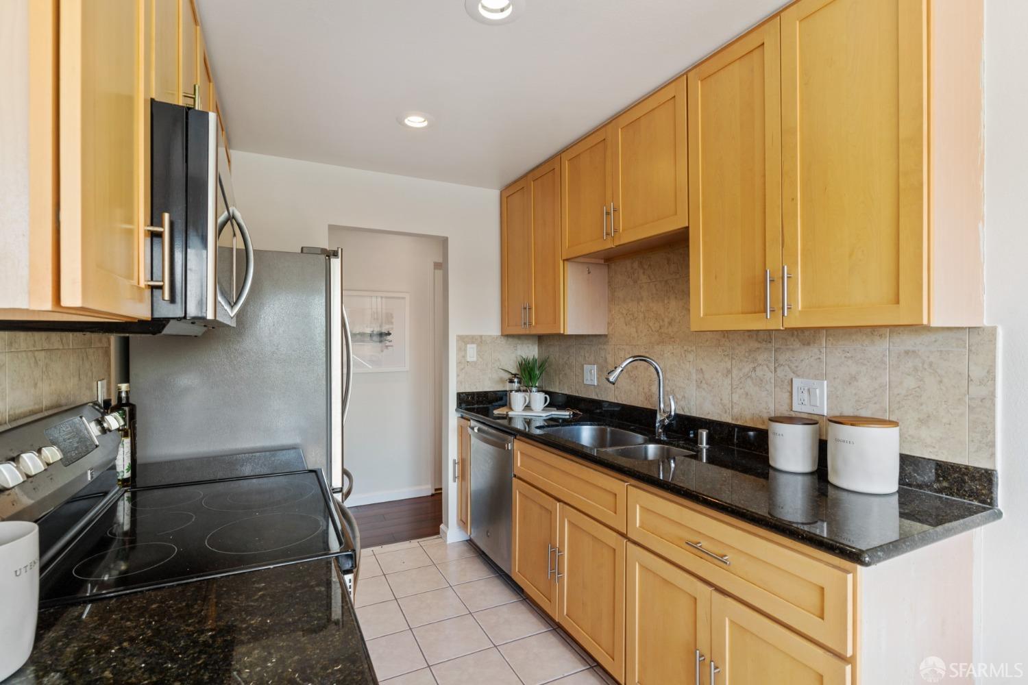 Detail Gallery Image 9 of 24 For 1191 Compass Ln #104,  Foster City,  CA 94404 - 3 Beds | 2 Baths