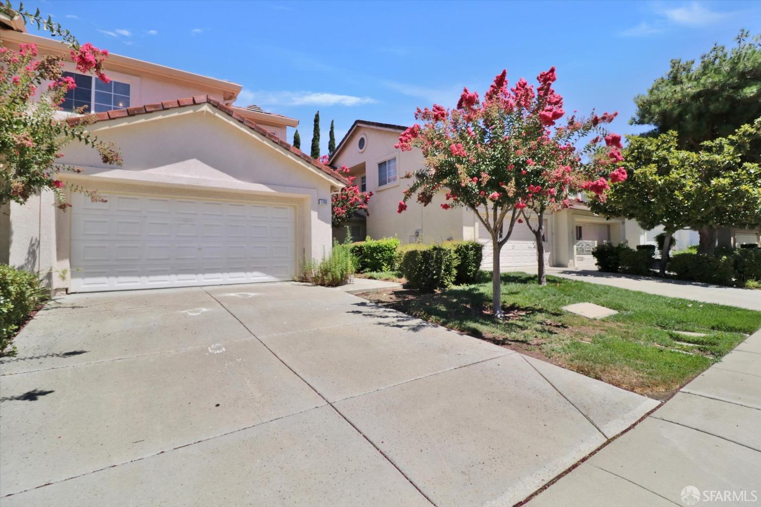 Detail Gallery Image 1 of 1 For 1703 Periwinkle Way, Antioch,  CA 94531 - 3 Beds | 2/1 Baths