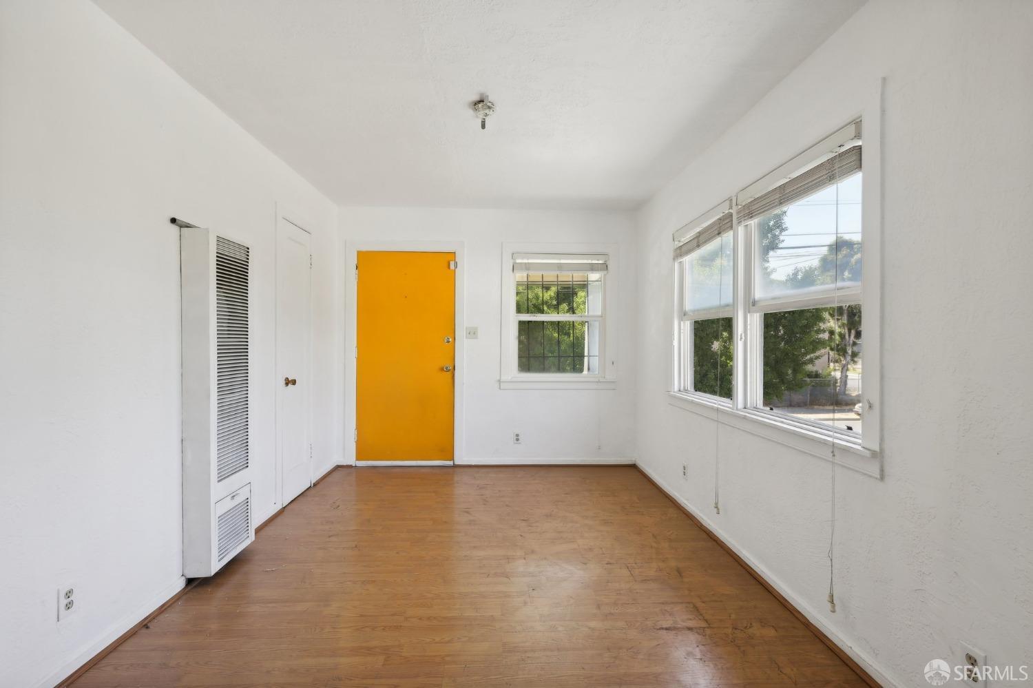 Detail Gallery Image 5 of 18 For 1015 Campbell St, Oakland,  CA 94607 - – Beds | – Baths