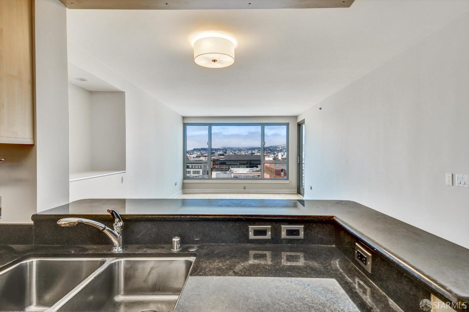 Detail Gallery Image 2 of 45 For 229 Brannan St 10g,  San Francisco,  CA 94107 - 2 Beds | 2 Baths