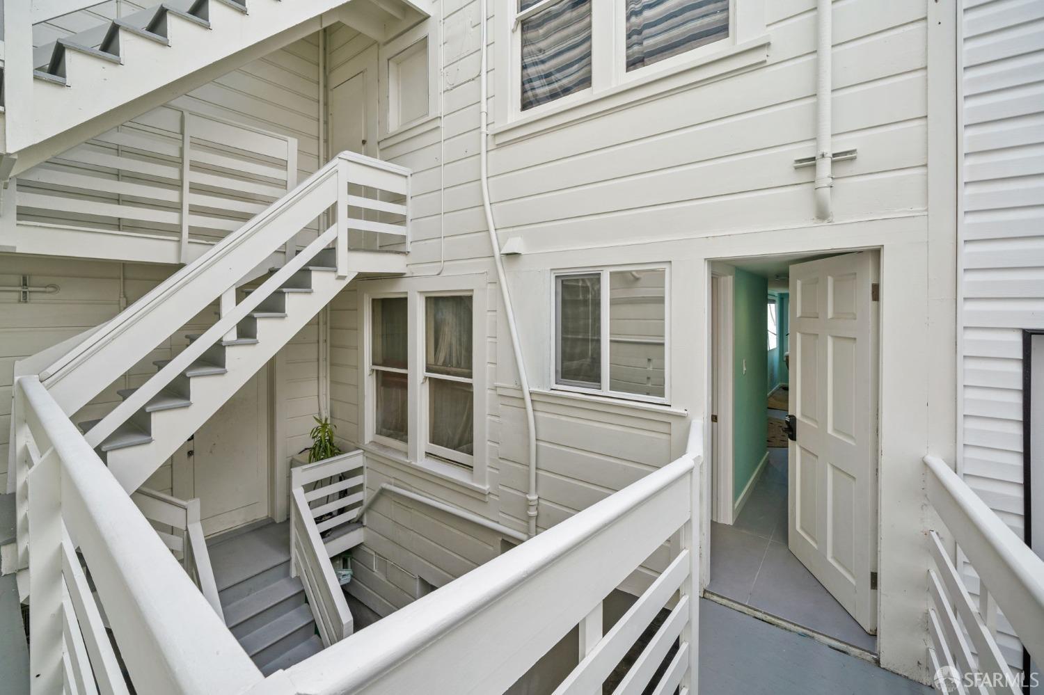 Detail Gallery Image 21 of 22 For 1339 16th Ave #6,  San Francisco,  CA 94122 - 0 Beds | 2 Baths