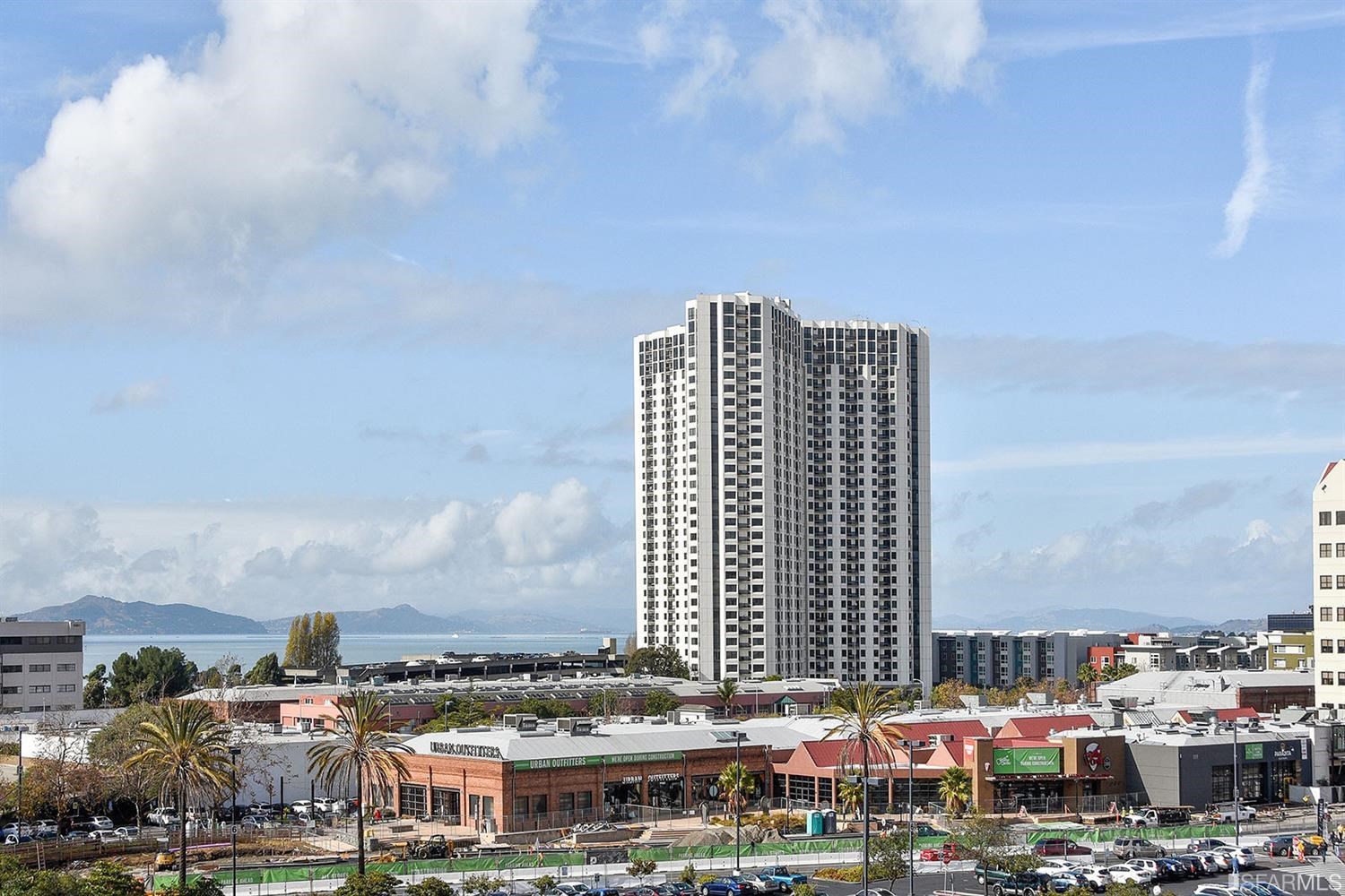 Detail Gallery Image 7 of 25 For 5855 Horton St #503,  Emeryville,  CA 94608 - 2 Beds | 2 Baths