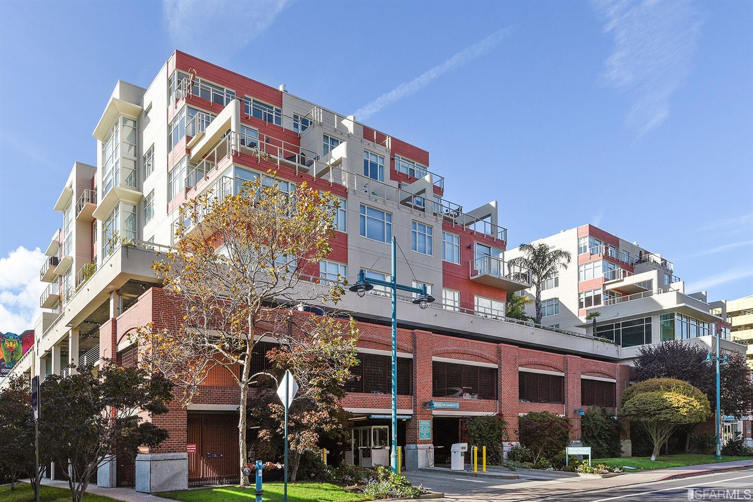 Detail Gallery Image 2 of 25 For 5855 Horton St #503,  Emeryville,  CA 94608 - 2 Beds | 2 Baths