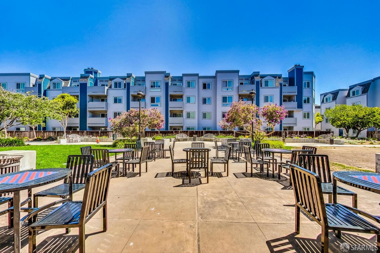 Detail Gallery Image 34 of 34 For 6400 Christie Ave #5119,  Emeryville,  CA 94608 - 1 Beds | 1 Baths