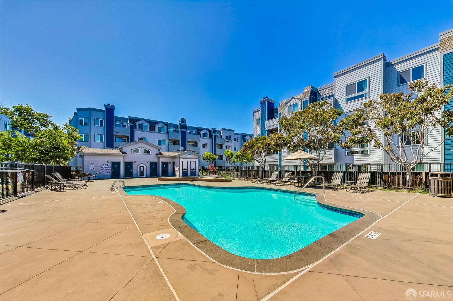 Detail Gallery Image 30 of 34 For 6400 Christie Ave #5119,  Emeryville,  CA 94608 - 1 Beds | 1 Baths