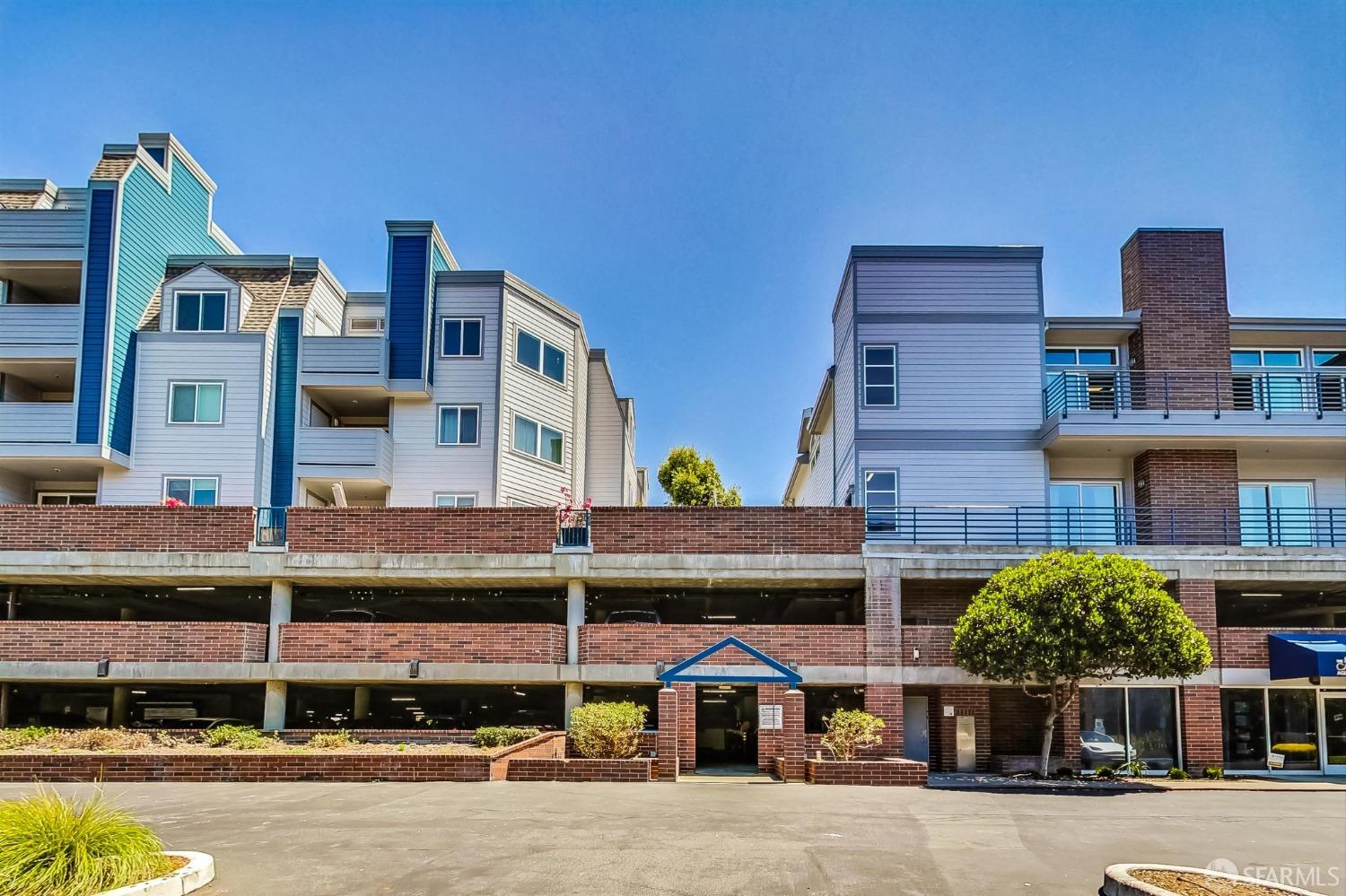 Detail Gallery Image 3 of 34 For 6400 Christie Ave #5119,  Emeryville,  CA 94608 - 1 Beds | 1 Baths