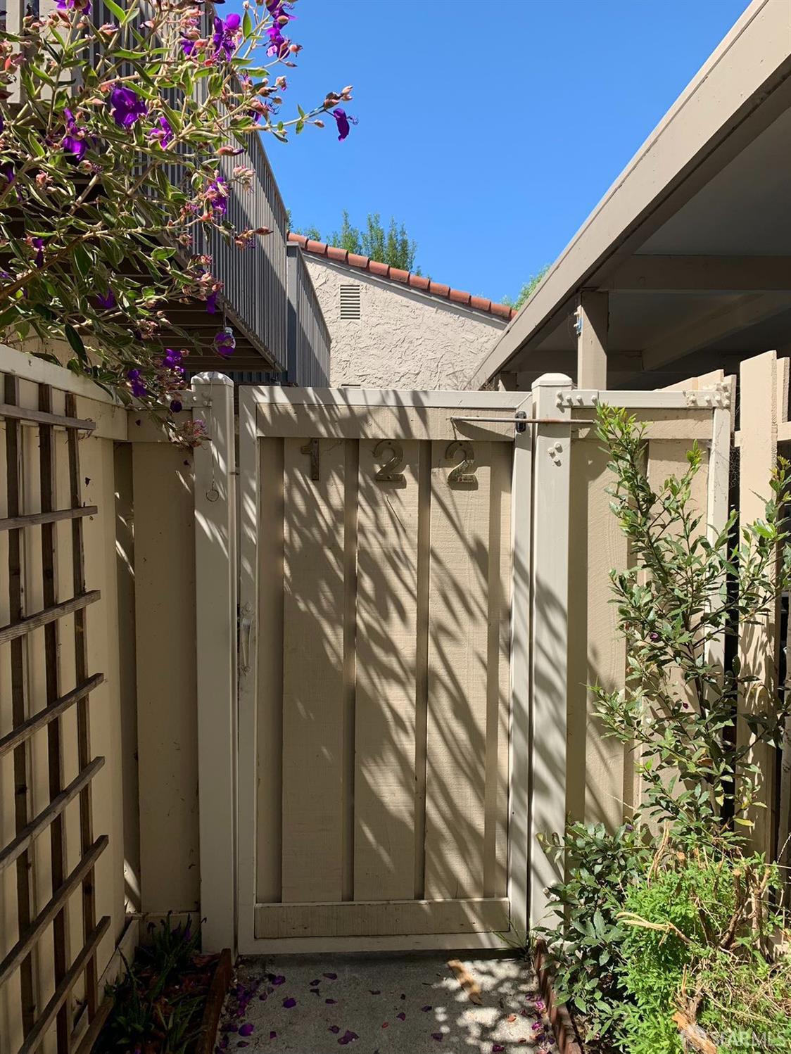 Mission Drive, East Palo Alto, California image 23