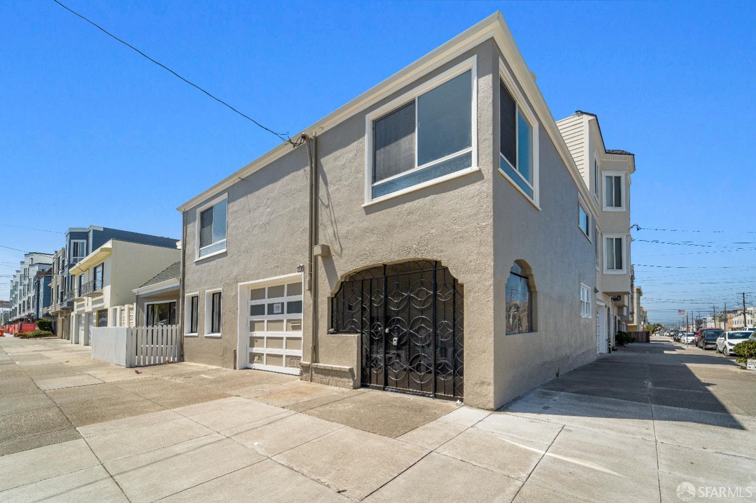 Detail Gallery Image 1 of 1 For 1301 42nd Ave, San Francisco,  CA 94122 - 3 Beds | 2 Baths