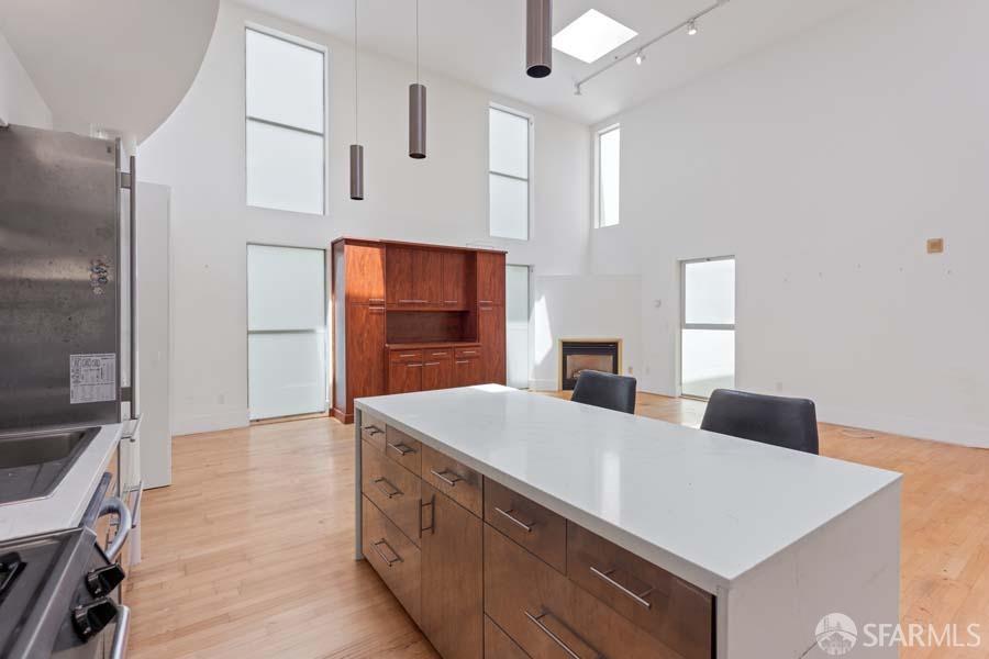 Detail Gallery Image 4 of 33 For 250 Clara St #10,  San Francisco,  CA 94107 - 2 Beds | 1 Baths