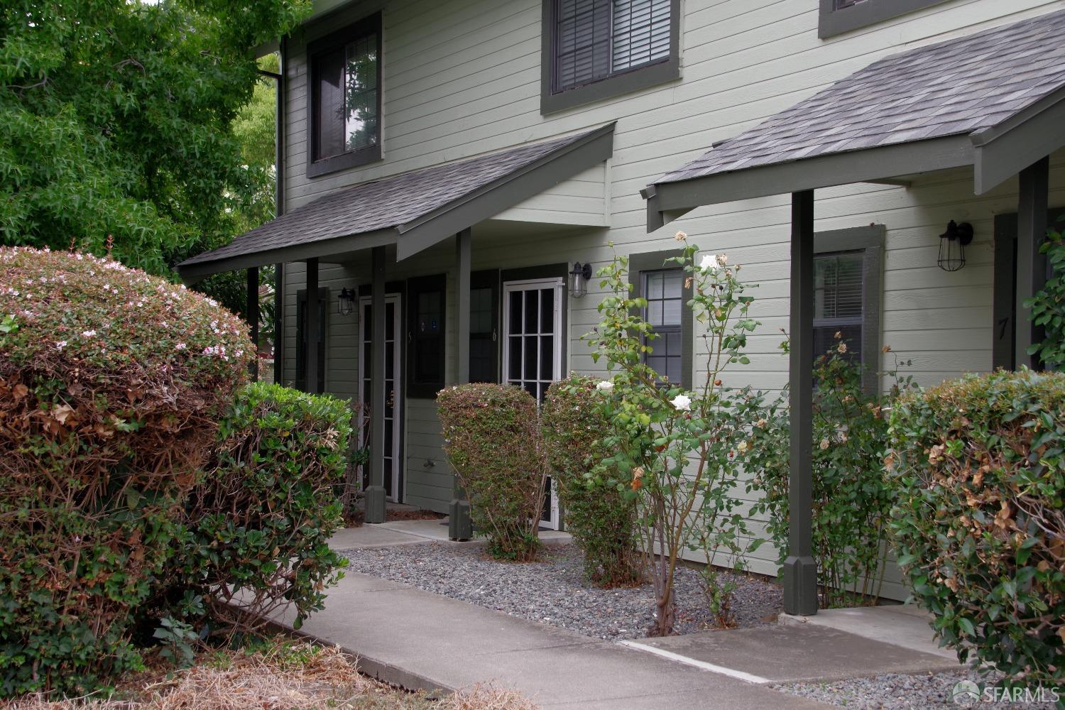 387 Laurel Ave Unit 10  