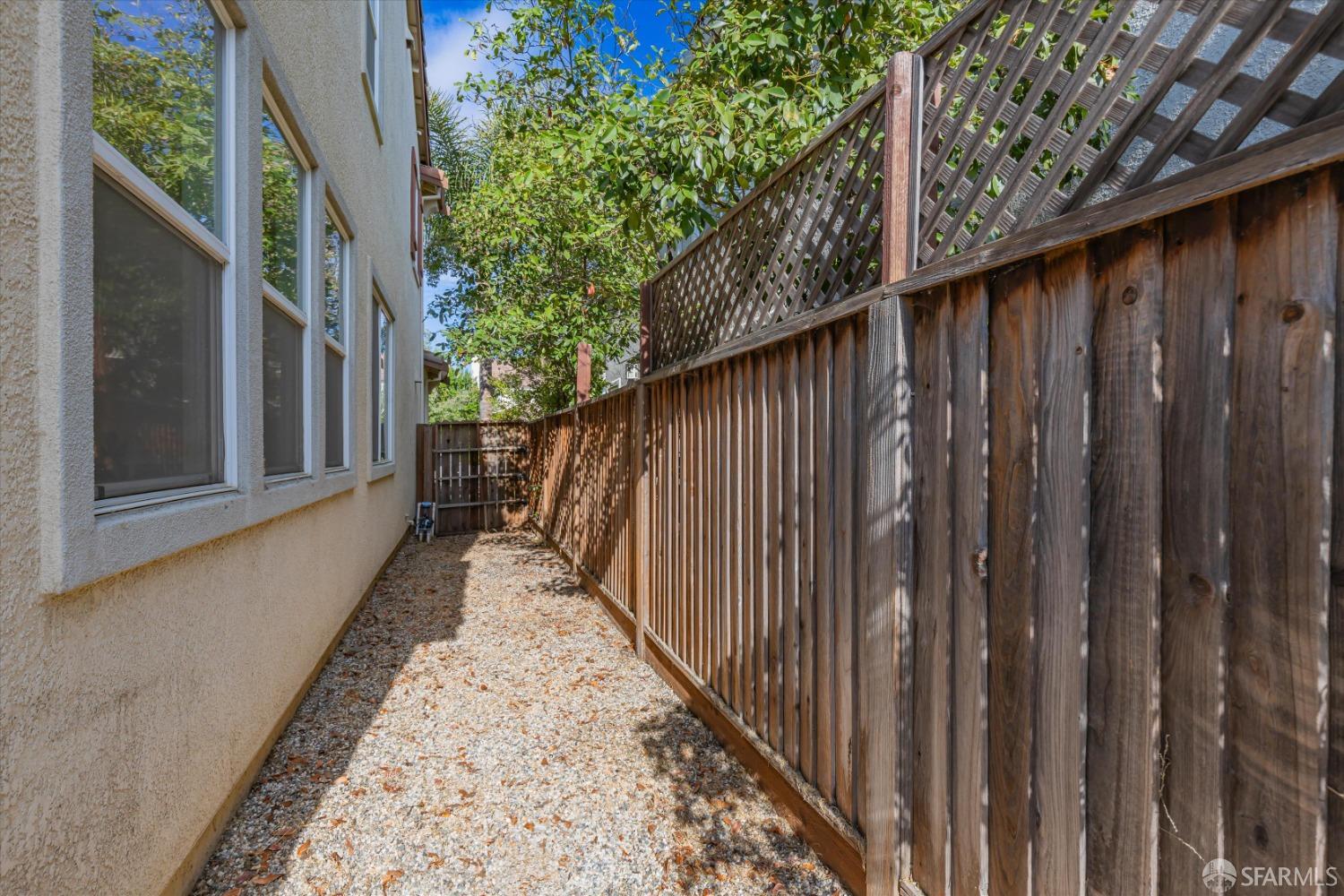 Detail Gallery Image 23 of 24 For 216 Yellow Rose Cir, Oakley,  CA 94561 - 3 Beds | 2/1 Baths