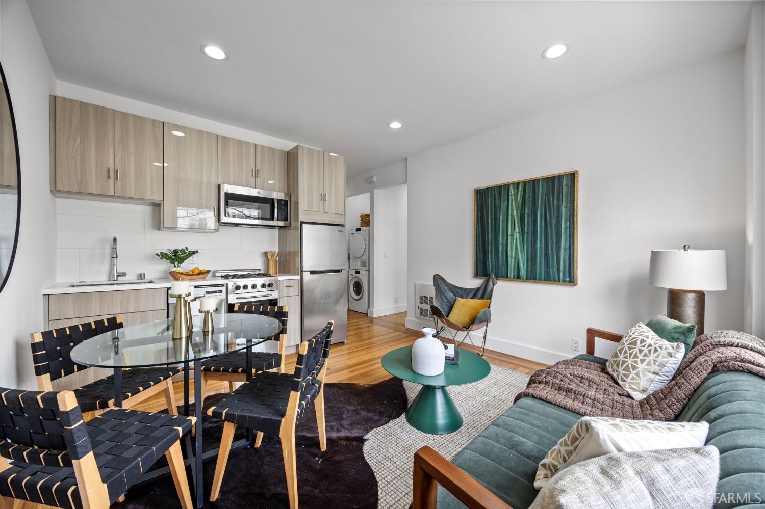 Detail Gallery Image 8 of 28 For 1339 16th Ave #3,  San Francisco,  CA 94122 - 4 Beds | 2 Baths