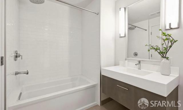 Detail Gallery Image 31 of 58 For 51 Innes Ct #408,  San Francisco,  CA 94124 - 2 Beds | 2 Baths