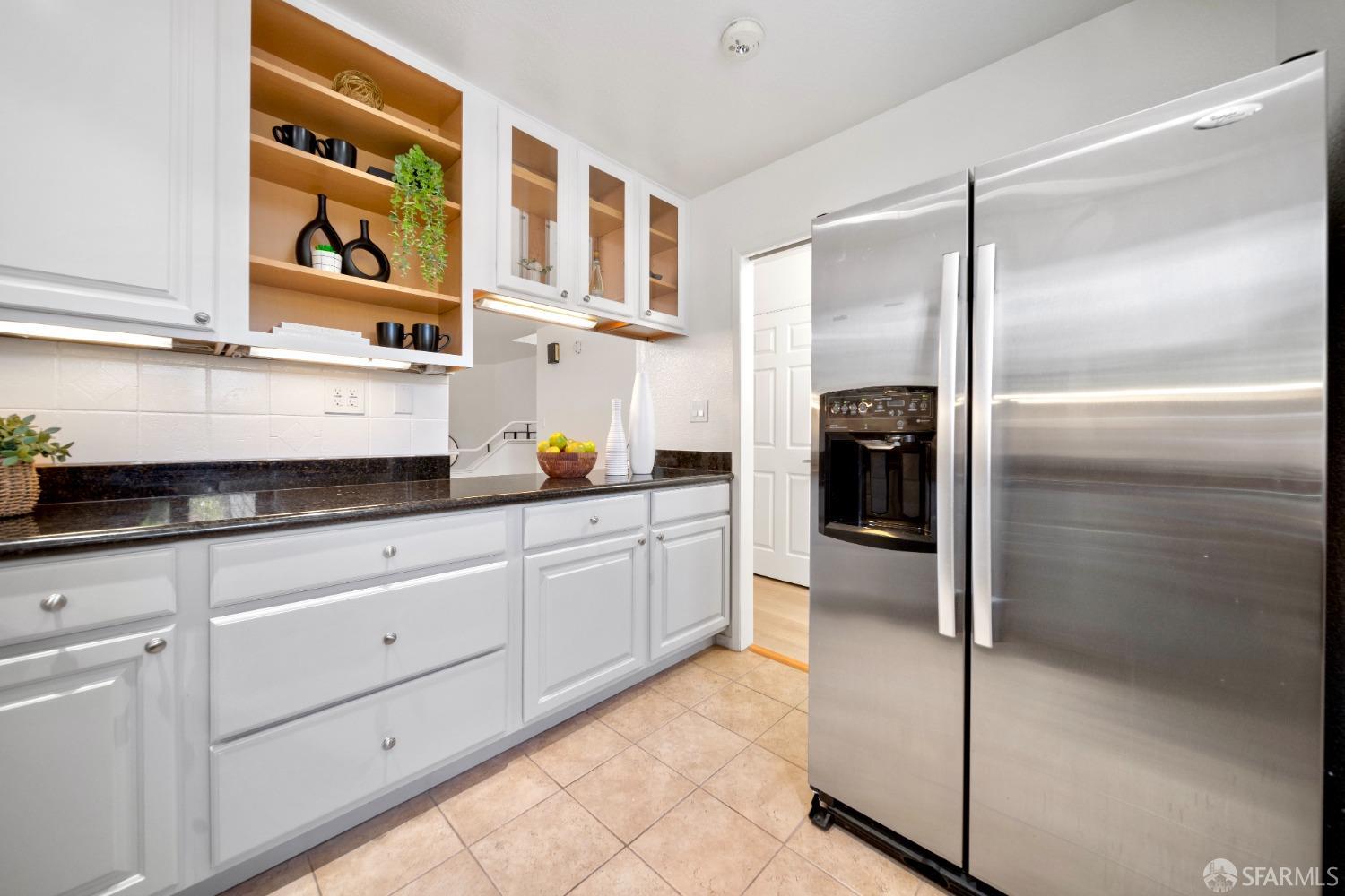 Detail Gallery Image 9 of 46 For 25 Hyde Ct #1,  Daly City,  CA 94015 - 2 Beds | 2/1 Baths