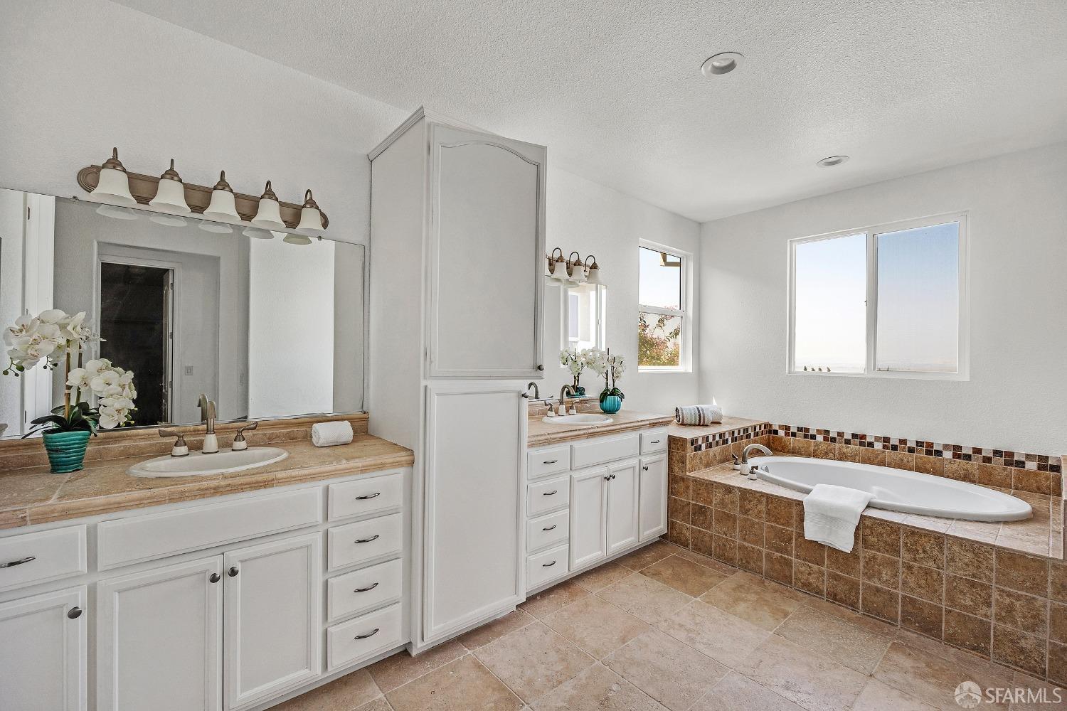 Detail Gallery Image 30 of 54 For 1540 Rio Verde Cir, Bay Point,  CA 94565 - 5 Beds | 3/1 Baths