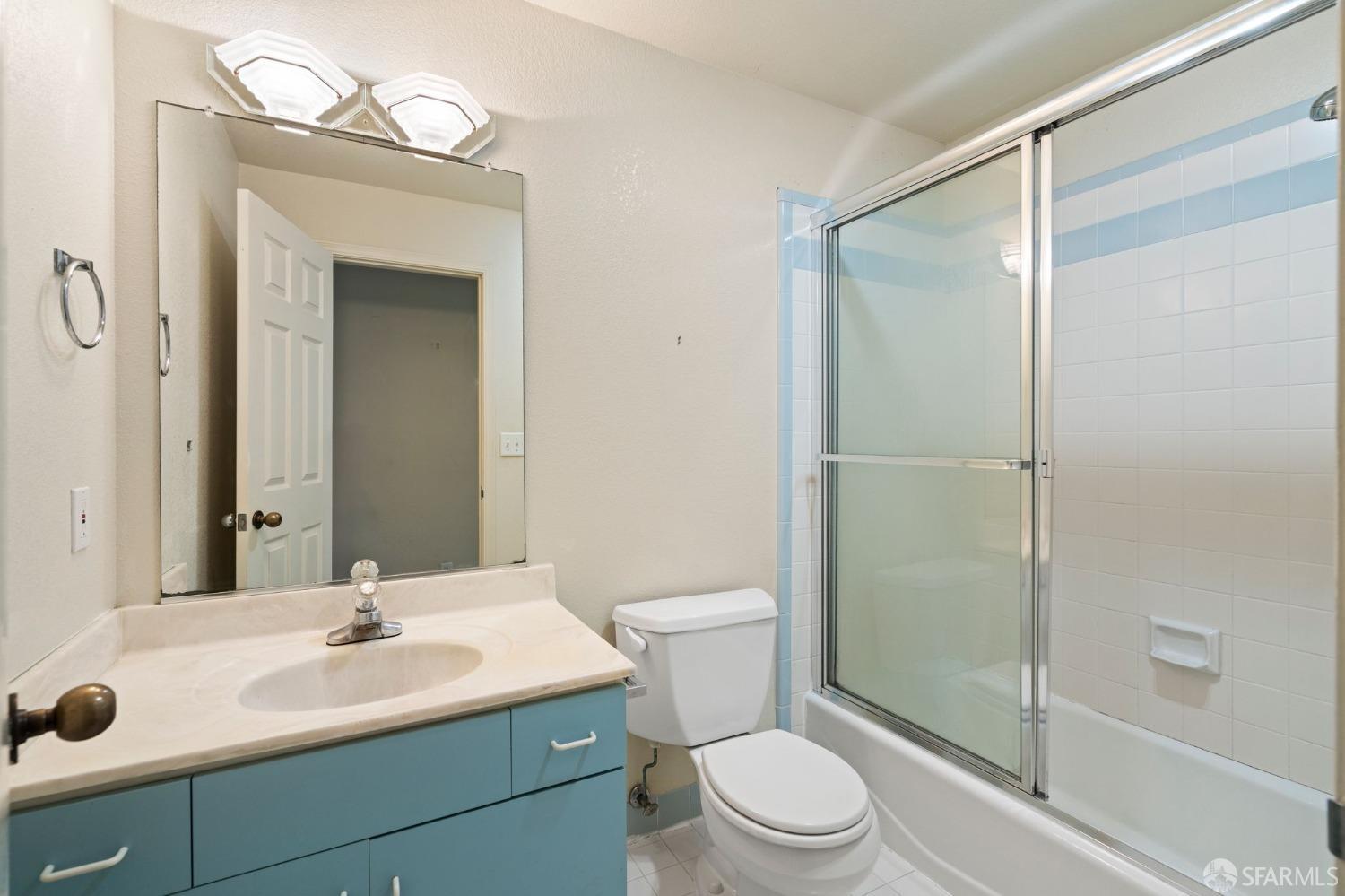 Detail Gallery Image 28 of 35 For 720 Great Highway #1,  San Francisco,  CA 94121 - 3 Beds | 2 Baths