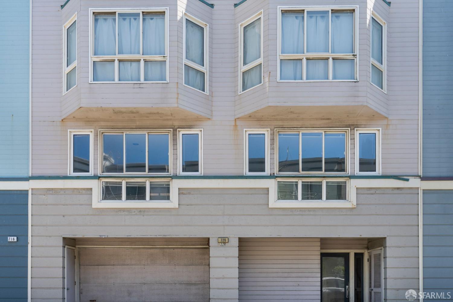 Detail Gallery Image 3 of 35 For 720 Great Highway #1,  San Francisco,  CA 94121 - 3 Beds | 2 Baths