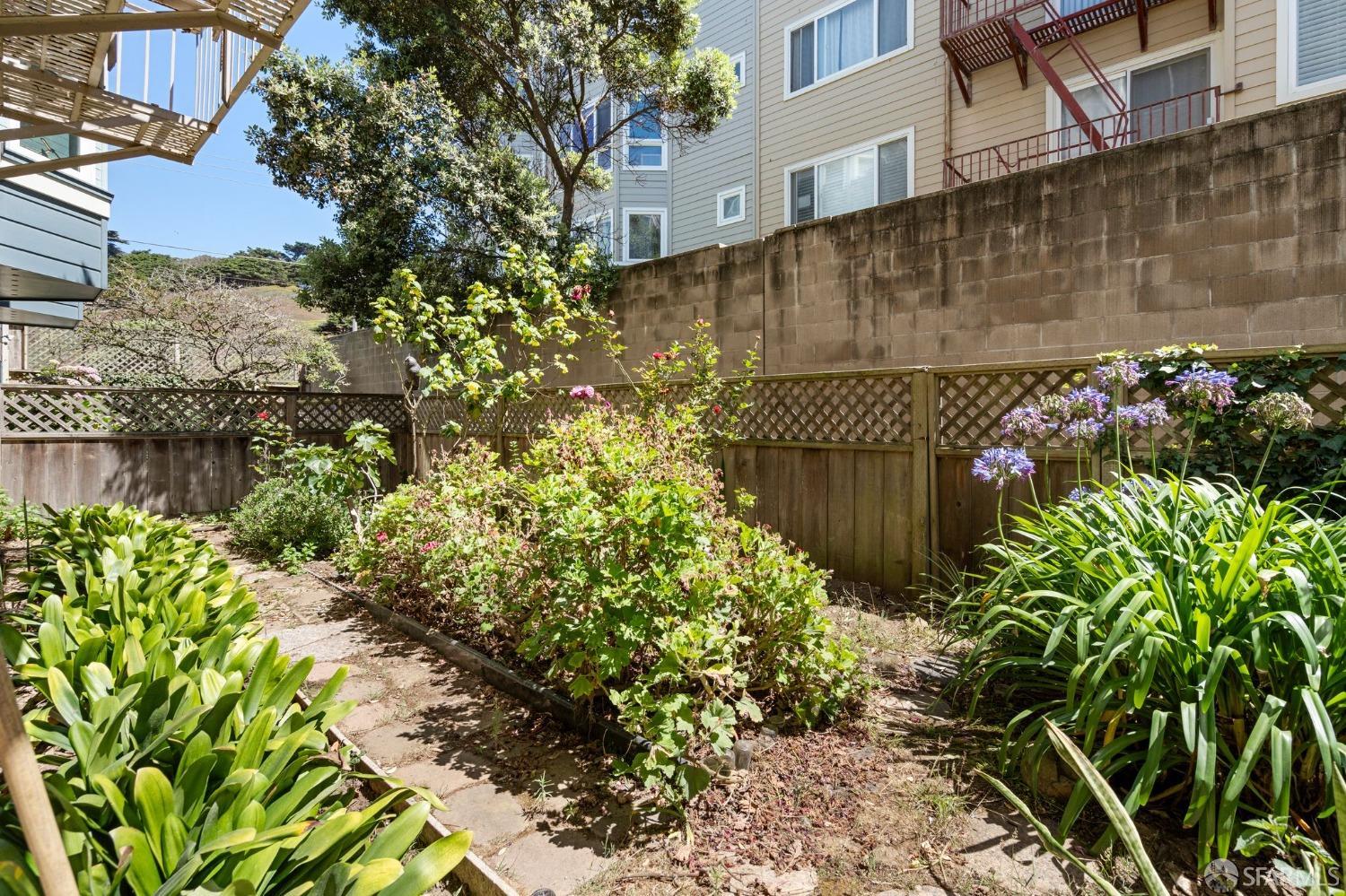 Detail Gallery Image 32 of 35 For 720 Great Highway #1,  San Francisco,  CA 94121 - 3 Beds | 2 Baths