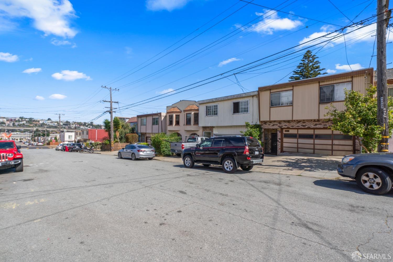 Detail Gallery Image 12 of 29 For 2058 Quesada Ave, San Francisco,  CA 94124 - 4 Beds | 2 Baths