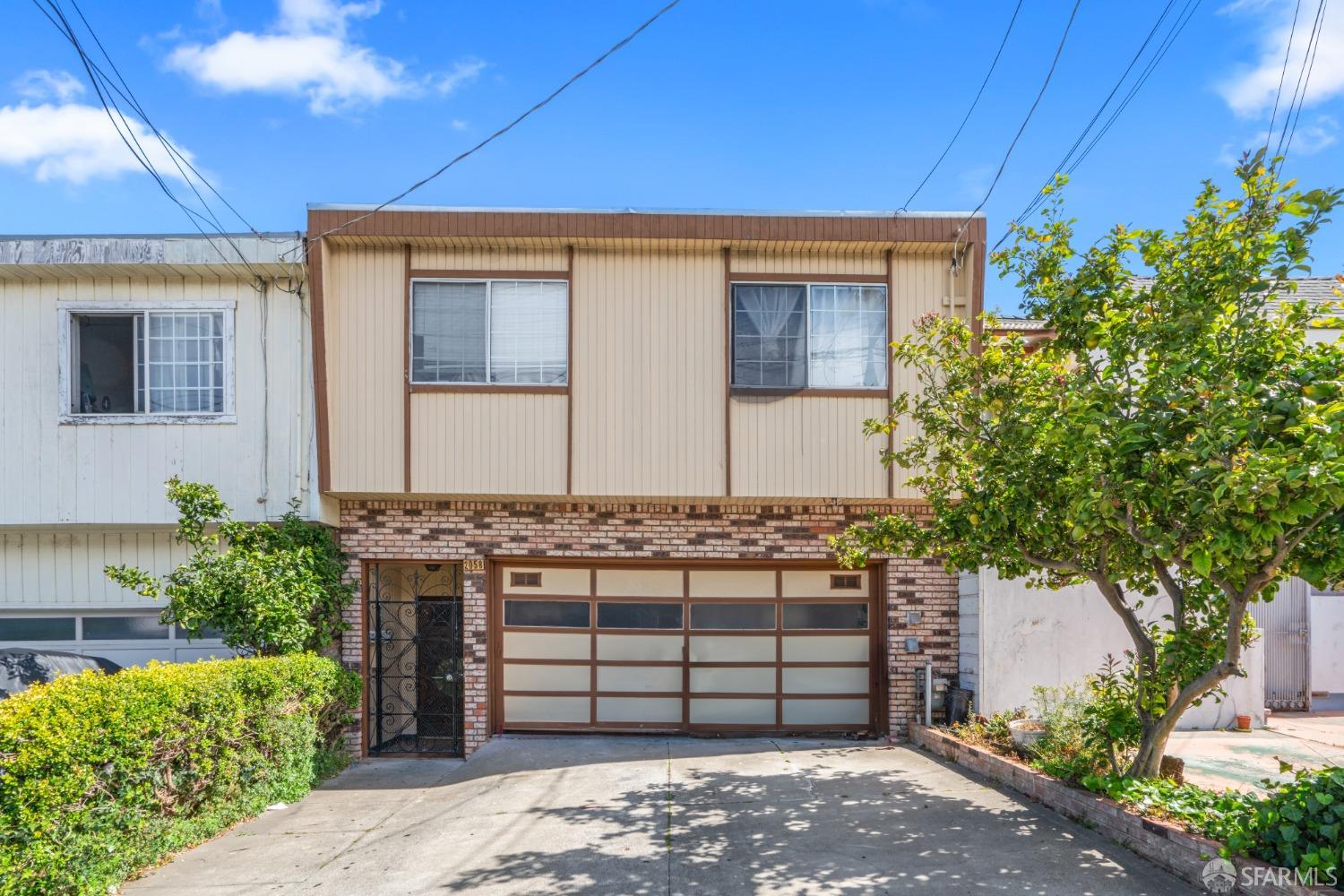 Detail Gallery Image 1 of 29 For 2058 Quesada Ave, San Francisco,  CA 94124 - 4 Beds | 2 Baths