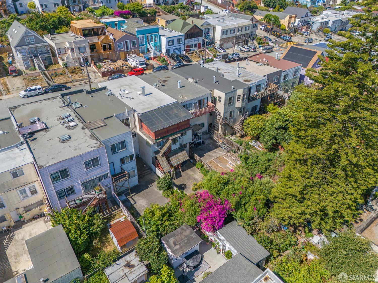 Detail Gallery Image 15 of 29 For 2058 Quesada Ave, San Francisco,  CA 94124 - 4 Beds | 2 Baths