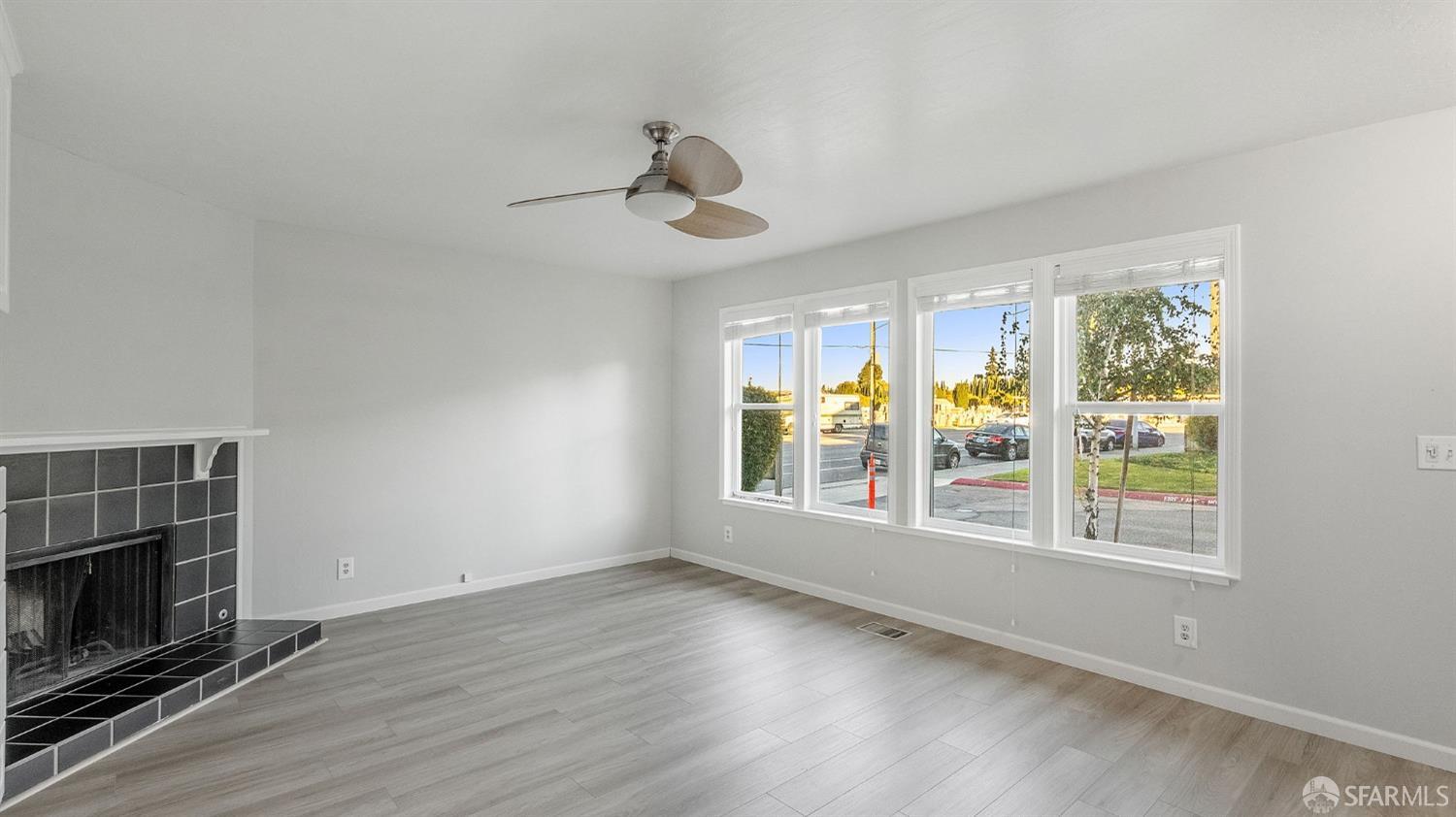 Detail Gallery Image 3 of 33 For 470 N Winchester Blvd #401,  Santa Clara,  CA 95050 - 2 Beds | 2 Baths