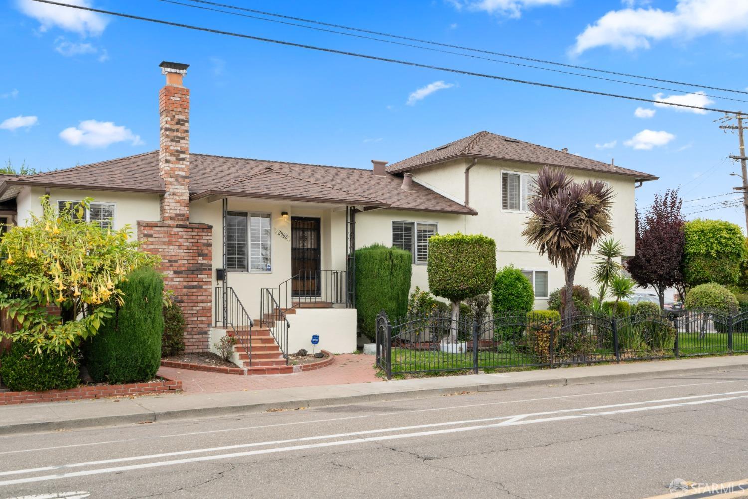 Detail Gallery Image 1 of 44 For 2868 Norbridge Ave, Castro Valley,  CA 94546 - 3 Beds | 2 Baths