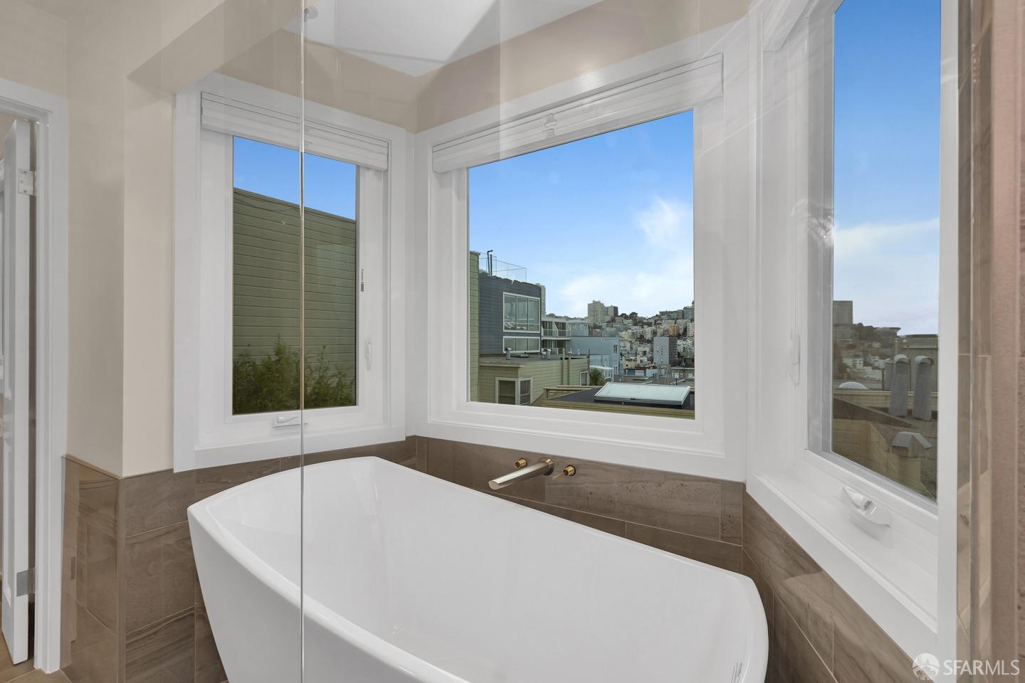 Detail Gallery Image 19 of 68 For 1847 Grant Ave #3,  San Francisco,  CA 94133 - 0 Beds | 2 Baths