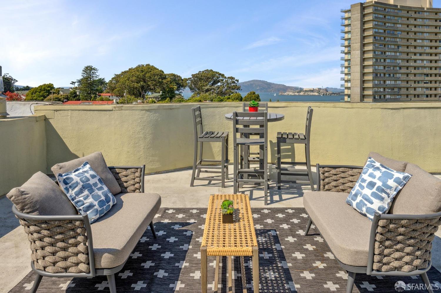 Detail Gallery Image 35 of 43 For 1111 Bay St #401,  San Francisco,  CA 94123 - 2 Beds | 2 Baths