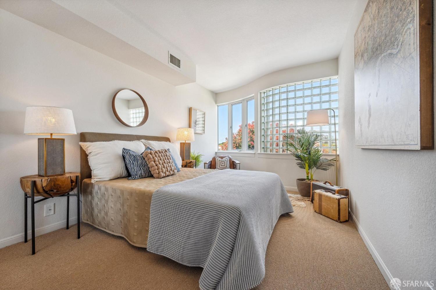 Detail Gallery Image 27 of 43 For 1111 Bay St #401,  San Francisco,  CA 94123 - 2 Beds | 2 Baths