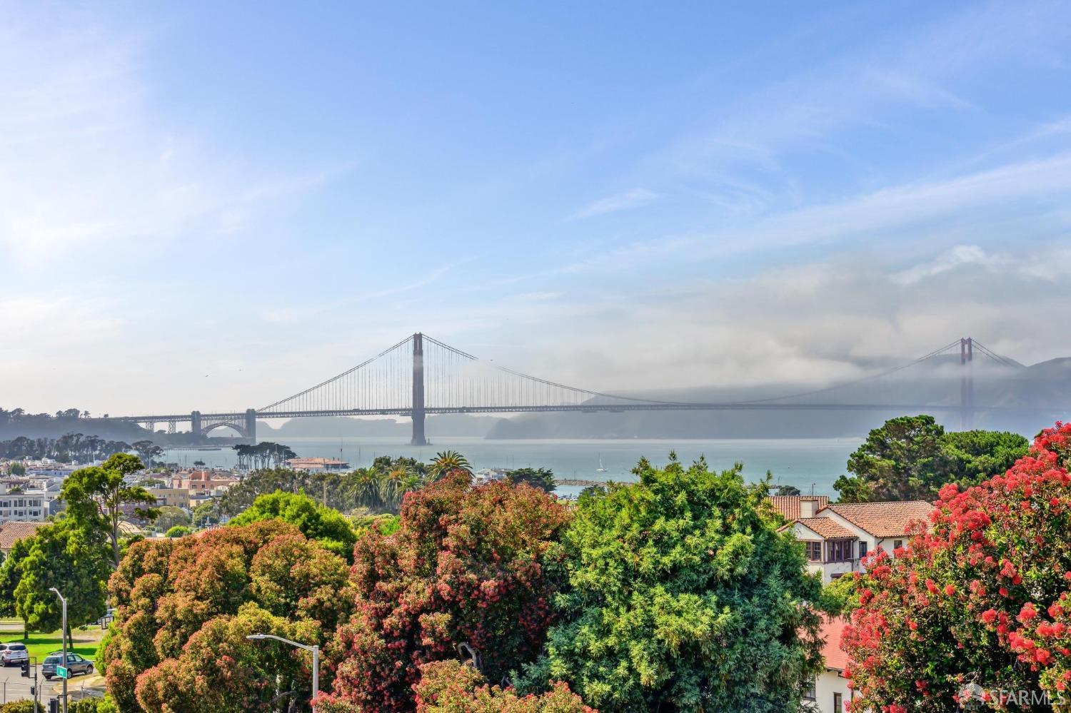 Detail Gallery Image 3 of 43 For 1111 Bay St #401,  San Francisco,  CA 94123 - 2 Beds | 2 Baths