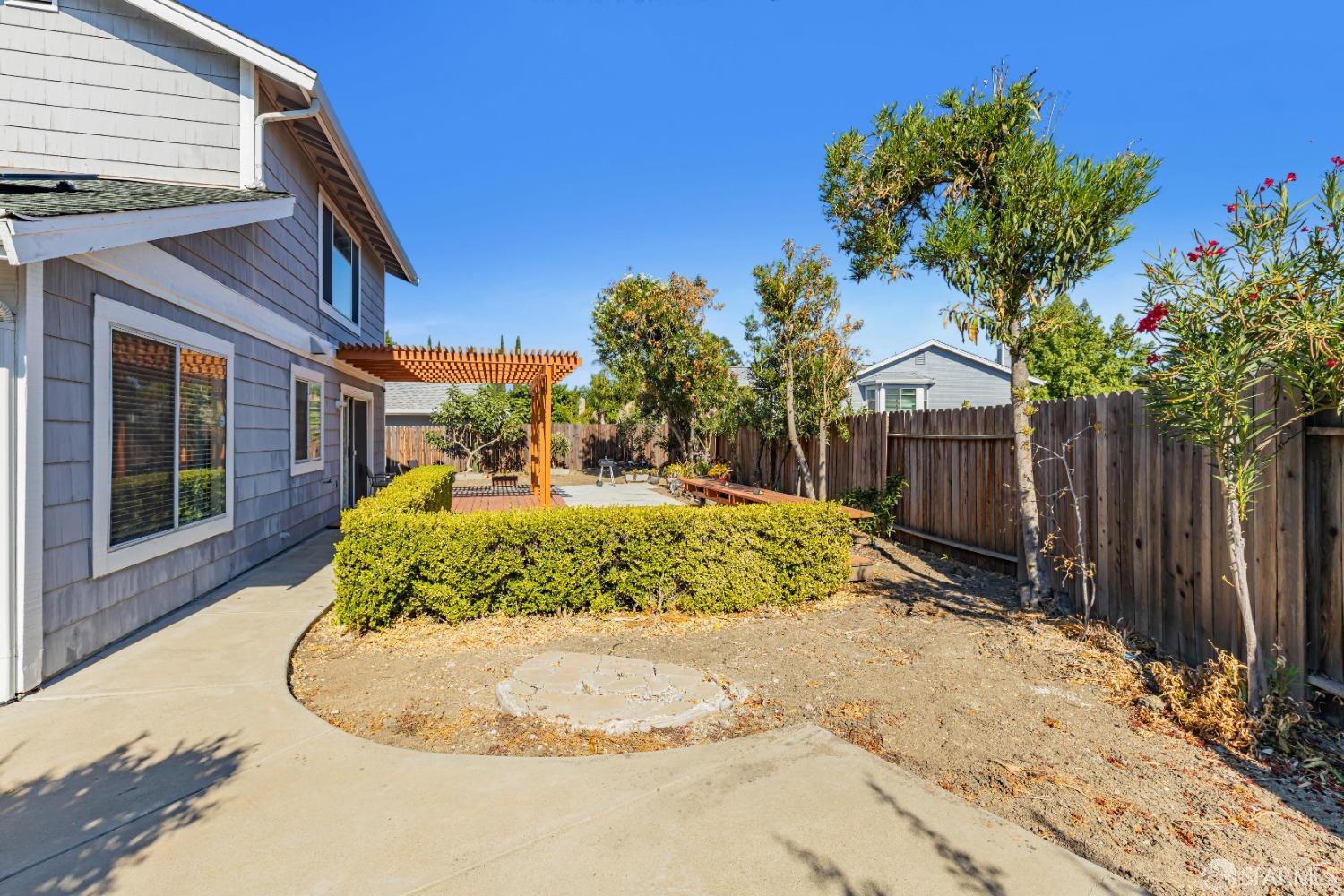 Detail Gallery Image 36 of 37 For 4623 Silvercrest St, Antioch,  CA 94531 - 3 Beds | 2/1 Baths