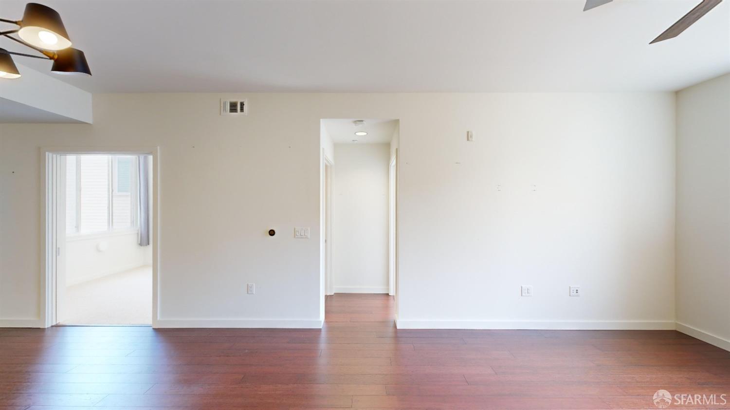 Detail Gallery Image 3 of 19 For 551 Hudson Ave #303,  San Francisco,  CA 94124 - 1 Beds | 1 Baths