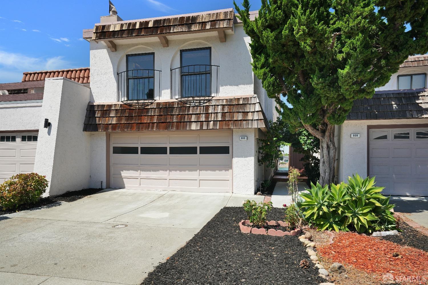 Detail Gallery Image 2 of 69 For 612 Fathom Dr, San Mateo,  CA 94404 - 3 Beds | 2/1 Baths