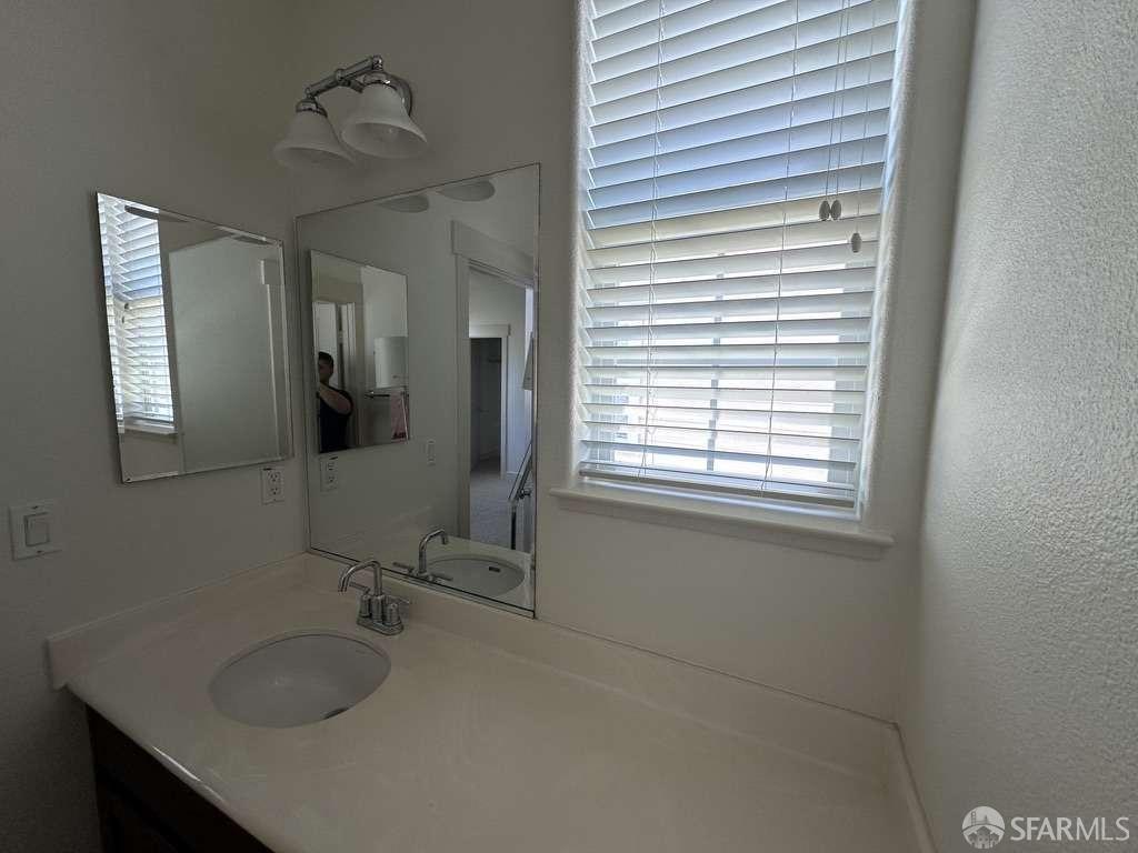 Detail Gallery Image 18 of 33 For 371 Sycamore St, Pacifica,  CA 94044 - 4 Beds | 3/1 Baths