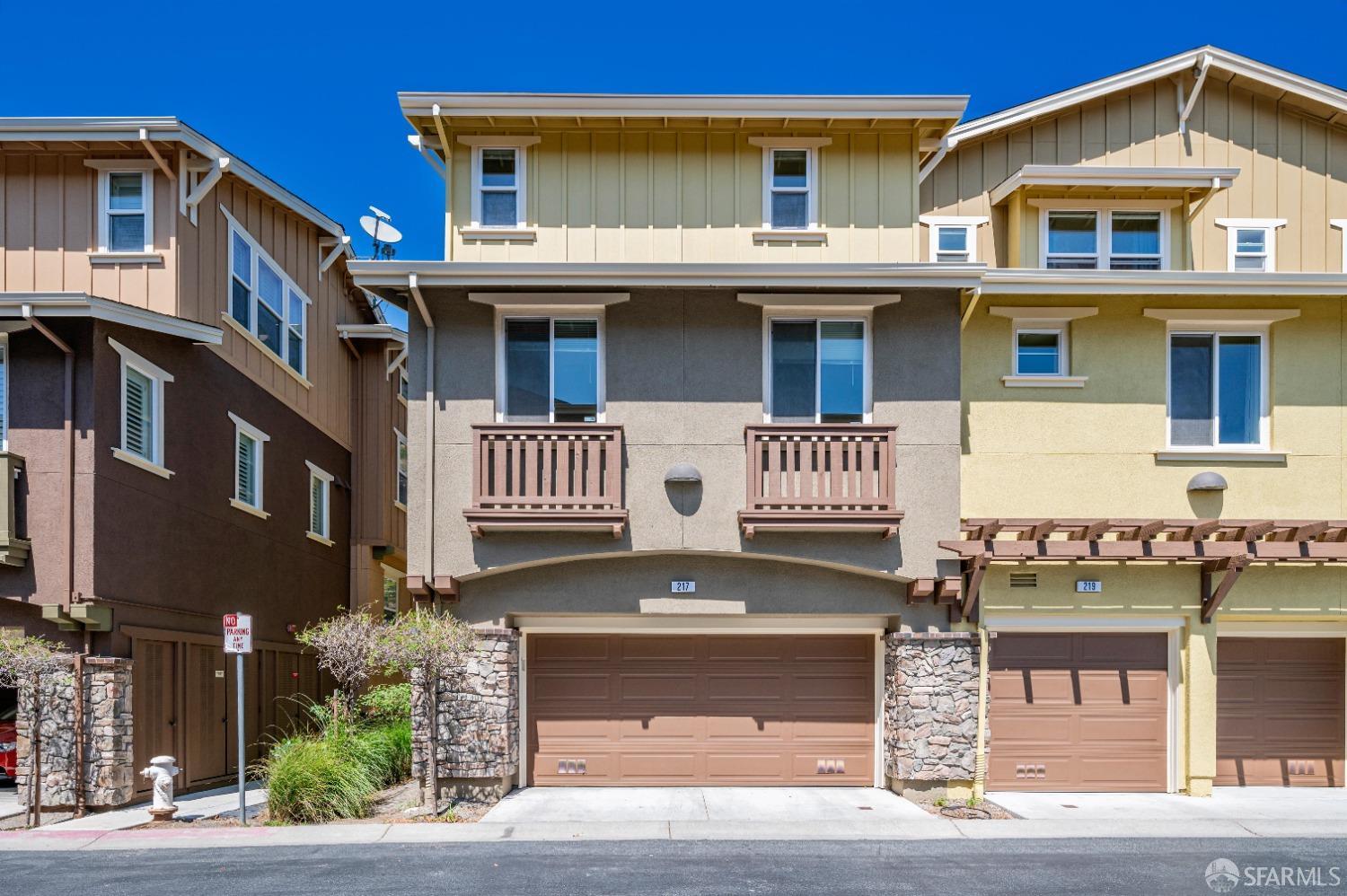 Detail Gallery Image 1 of 1 For 217 E Crystal Cove Ter, San Francisco,  CA 94134 - 4 Beds | 3 Baths