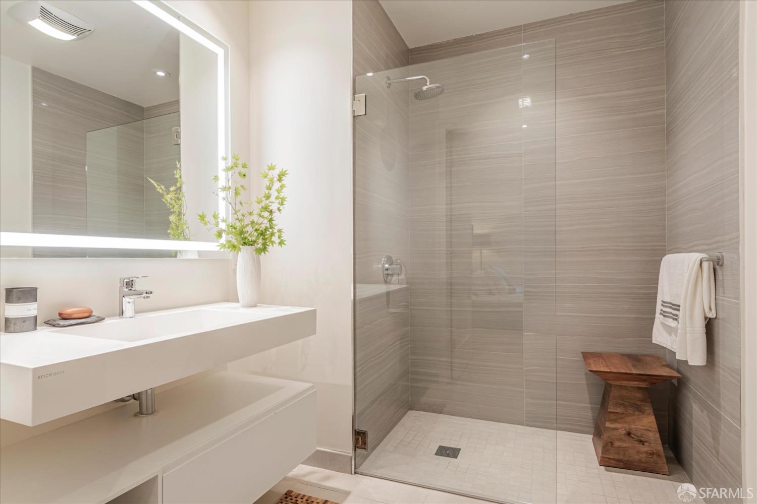 Detail Gallery Image 11 of 15 For 1601 Larkin St #103,  San Francisco,  CA 94109 - 2 Beds | 2 Baths