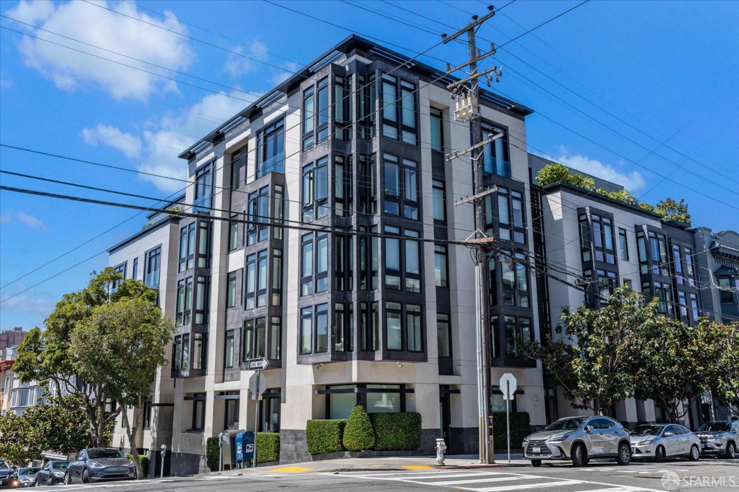 Detail Gallery Image 1 of 15 For 1601 Larkin St #103,  San Francisco,  CA 94109 - 2 Beds | 2 Baths